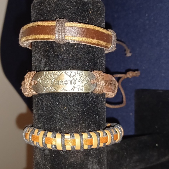 6 Pc. Leather Bracelet NWOT - Picture 2 of 3
